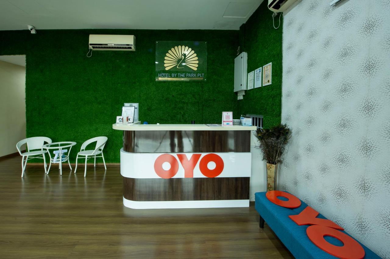 Oyo 90231 Hotel By The Park Plt Johor Bahru Exterior foto