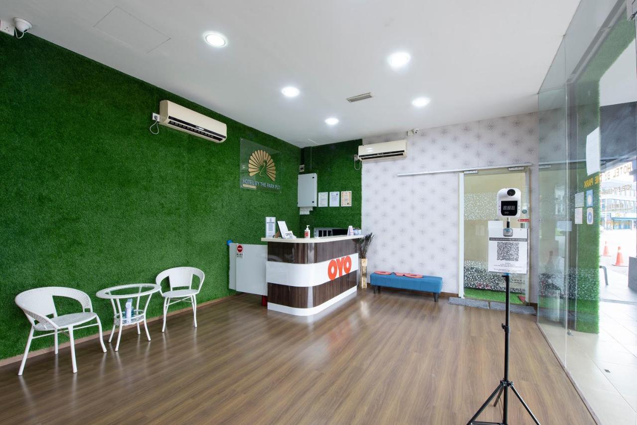 Oyo 90231 Hotel By The Park Plt Johor Bahru Exterior foto