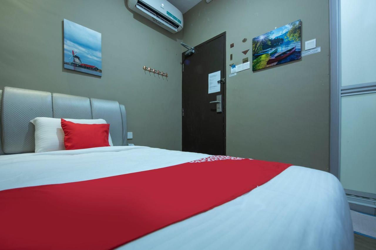 Oyo 90231 Hotel By The Park Plt Johor Bahru Exterior foto